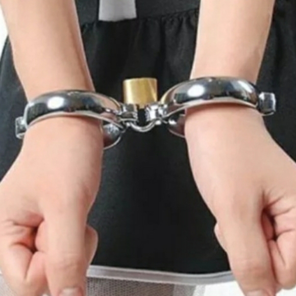 Handcuffs (small wrists) - Picture 1 of 7